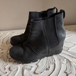 Sorel black women’s Joan of Arc bootie size 9